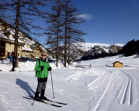 PXL000 Au hameau du Laus sous le soleil des Hautes Alpes