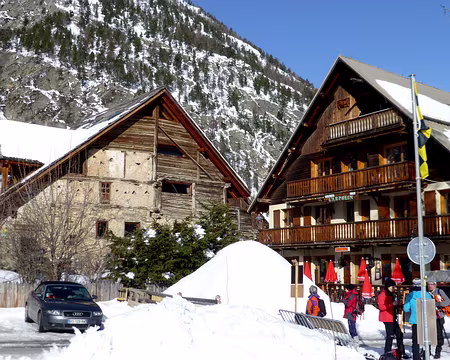 PXL002 A droite le gîte de l'Arpelin