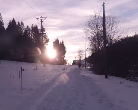 P1200703 On voit qu'en face nord et à l'ombre la neige a subsisté