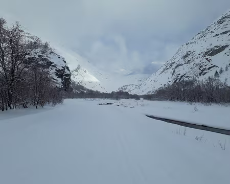 002 La route du col de l'Iseran, un peu caché dans les nuages le samedi.