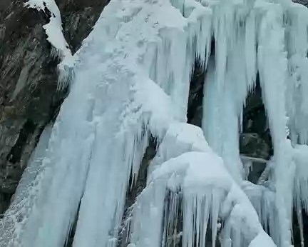 004 Impressionnante cascade de glace.