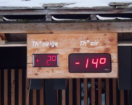 002_PC150953 Température habituelle le matin à Bessans. Mais la neige à +2° ?