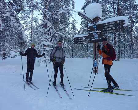 2024-02 Akäslompolo 21 Le village n'est plus très loin