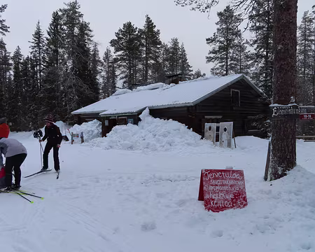 IMG_9845 Première cabane-café (kota) mais on ne s'arrête pas