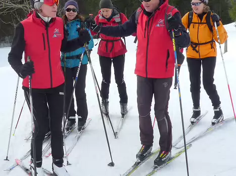 2019-03 Chapelle-des-Bois Sylvie A, Valérie B, Bernadette P, détail sortie