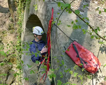 Méry spéléodrome 03 - initiation sur corde (technique de base, passage de fractionnements, déviations, conversions, passage de nœud ...)