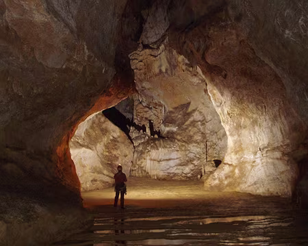 0004 CONCRÉTIONS - Galerie Martel, igue de Goudou (Lot).