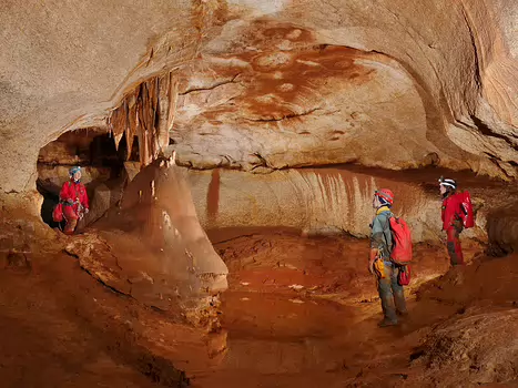 2022-01 Ardèche Philippe G : Sortie spéléo du 22-23 janvier 2022 en Ardèche : Traversée aven Despeysse / grotte de St Marcel