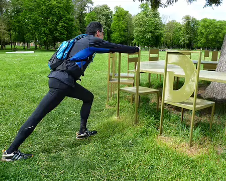 PXL004 Détournement d'oeuvre d'art ou bien 'happening' sur 'installation'.