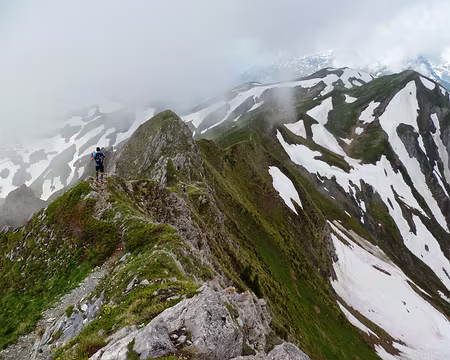PXL016 Mais il se dirige sans hésiter vers l'aiguille des Posettes,