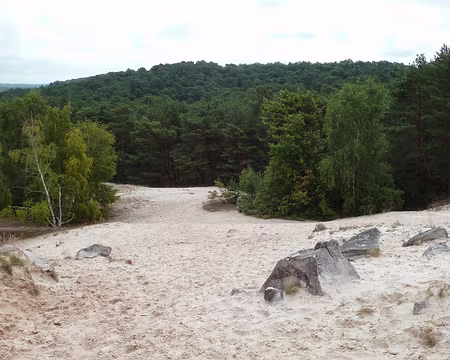 PXL023 A la descente, nous évitons quelques séracs.