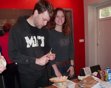 PXL020 Non, rien ne va plus. Dans la section Trail du CAF, ce sont les femmes qui font l'inspection des travaux finis!