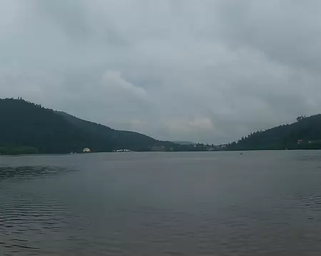 PXL005 Au choix aussi pour le WE, pédaler sur le lac, ou bien ramer dans la boue!