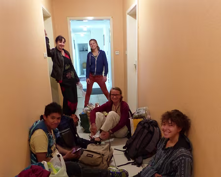 PXL022 ...pour laisser notre appart africano-vosgiens si reluisant qu'il a fallu camper en attendant la remise des clefs!