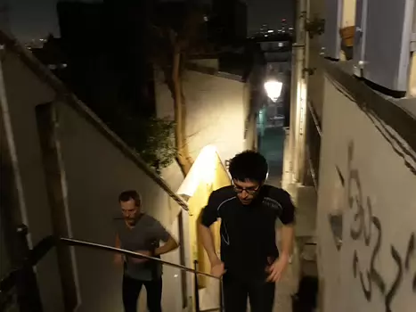 2019-02 Montmartre Bernadette P, détail de la sortie