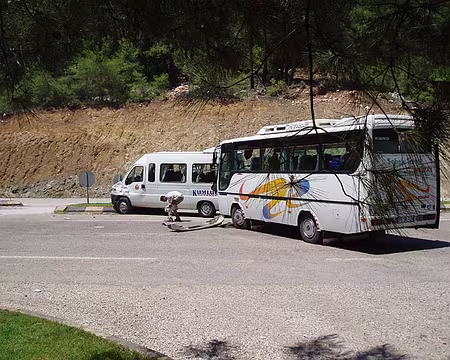 007 Refus de priorité de notre minibus.