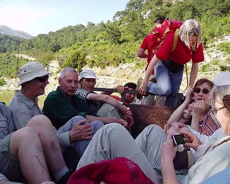 061 On empile le troupeau dans la bétaillère.