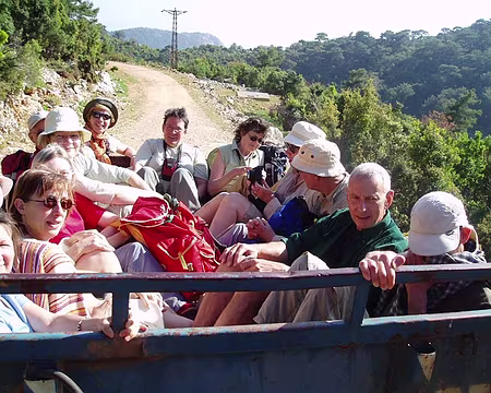 064 13 cafistes secoués.