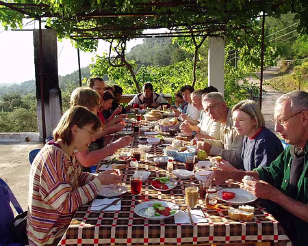 066 Petit déjeuner sur la terrasse.