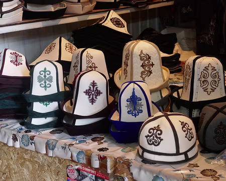 P004 Chapeaux kirghizes