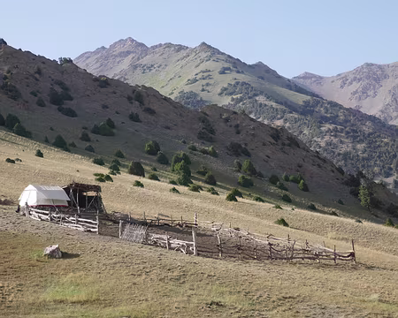 P031 Ferme au-dessus du camp de Dzhalgychy