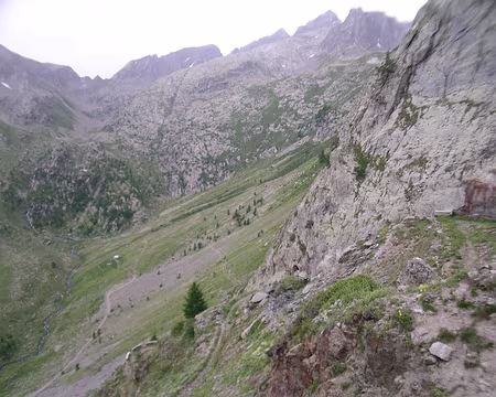 15 Du Passo Sottano della Scolettas, la piste militaire vers vall del Piz