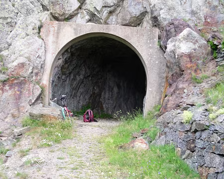 16 Gallerie dans la falaise du Passo Sottano