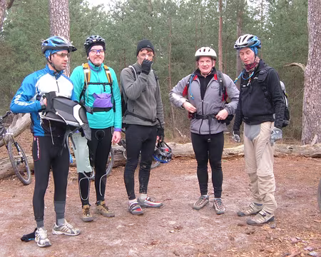 00 Le groupe du jour sur la butte aux gendarmes