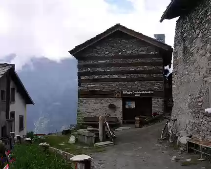 012 Refuge Arlaud ( 1770 m ), hameau de Montagne Seu