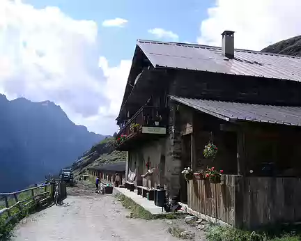 018 ...au Refuge Agritourisme de l'Alpe Plane ( 2090 m )