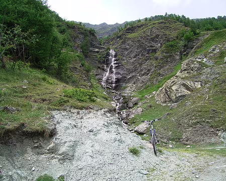 026 Enfin, retour à la 'civilisation', une piste roulable