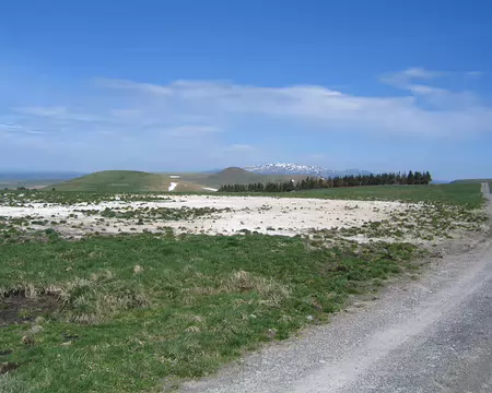 2008-05 GTMC 0025 La chaine du Cantal