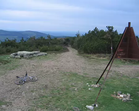 2008-05 GTMC 0043 Sommet du mont Mouchet