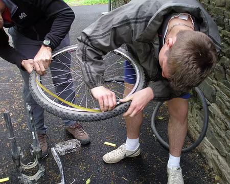 P5080010 Le matin, les locaux font un peu de mécanique