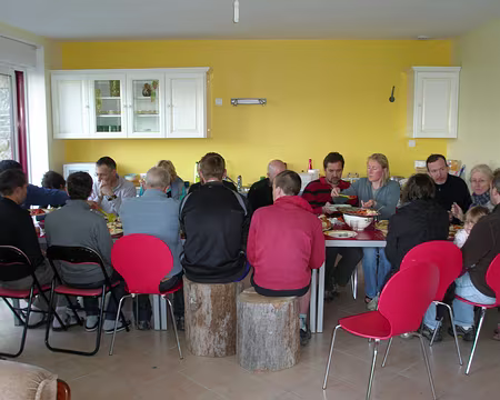 P5080074 La tablée du vendredi soir : les locaux préférent les troncs...