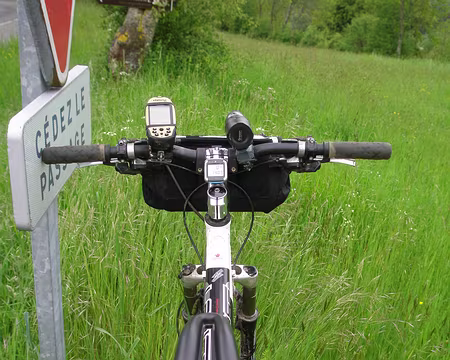 P5090091 Un vrai cockpit : GPS, compteur, caméra...