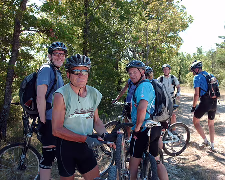 PXL009 Jean-Marc, Sylvain, Jean-Louis, Tatyana, Diana la fille de Tatyana, Hubert, Laurent sont de la partie. Ainsi que François et Nathalie qui ne sont pas sur la...