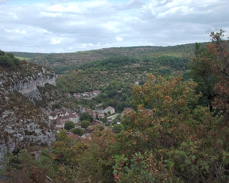 PXL088 paysages du Lot au sortir de la grotte de Pech Merle
