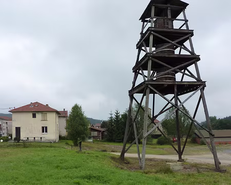 P1010564 Tour à injection de Saint-Alyre-d'Arlanc : injection sous pression d'acréozote au coeur des poteaux