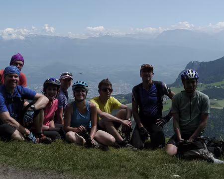 1020407 Photo de groupe à Charande