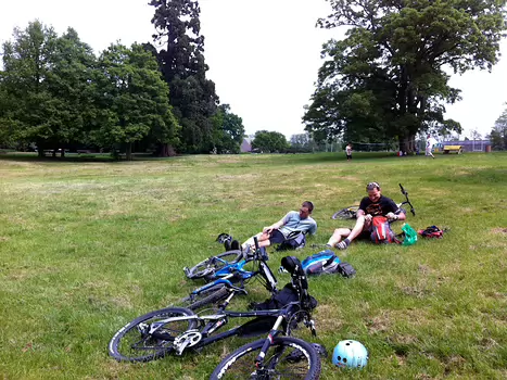 2011-04 Bievre Nathalie R, détail sortie