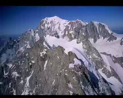 036.jpg Noire et Blanche de Peuterey, Mont Blanc, Mont Maudit, Mont Blanc du Tacul et ses piliers rocheux.