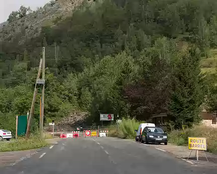FM9A4437 Cette randonnée devait commencer à Mizoën. Le taxi nous a amené depuis Briançon jusqu’à l’endroit où la route est coupée à cause l’effondrement du tunnel du...