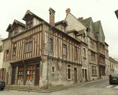 PXL024 où l’on fabriquait des sucres d’orges, une spécialité de la ville.