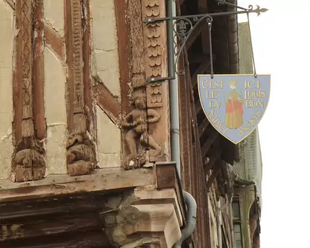 PXL025 Aussi appelée la maison du bon St Jacques.