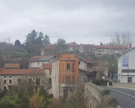 Franchissement de Loire, ça semble se dégager un peu Franchissement de Loire, ça semble se dégager un peu.
