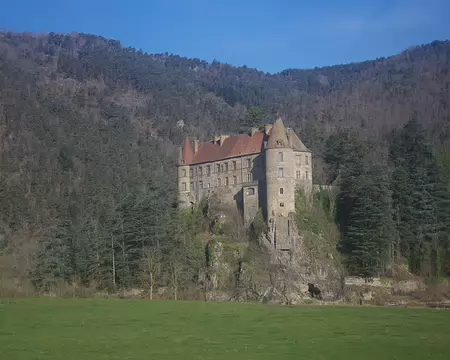 Le château de Lavoûte-Polignac photographié du train Le château de Lavoûte-Polignac photographié du train.