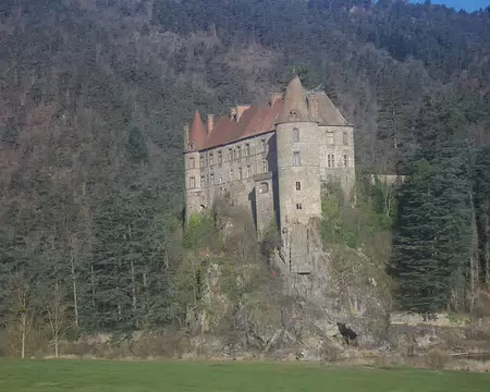 Le château de Lavoûte-Polignac photographié du train Le château de Lavoûte-Polignac photographié du train.