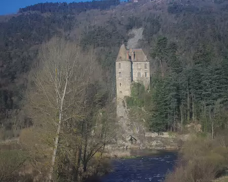 Le château de Lavoûte-Polignac photographié du train Le château de Lavoûte-Polignac photographié du train.