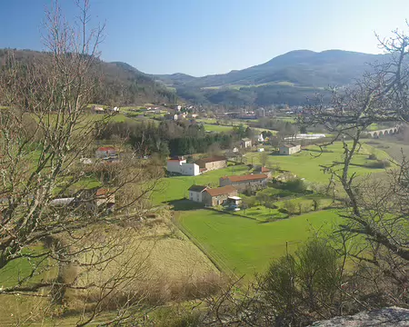 Vers Retournac, l’endroit d’où l’on retourne au gîte (ouais, bof) Vers Retournac, l’endroit d’où l’on retourne au gîte (ouais, bof).